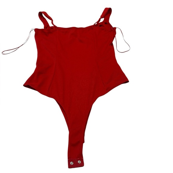 Jun & Ivy Red Bodysuit - Picture 7 of 10